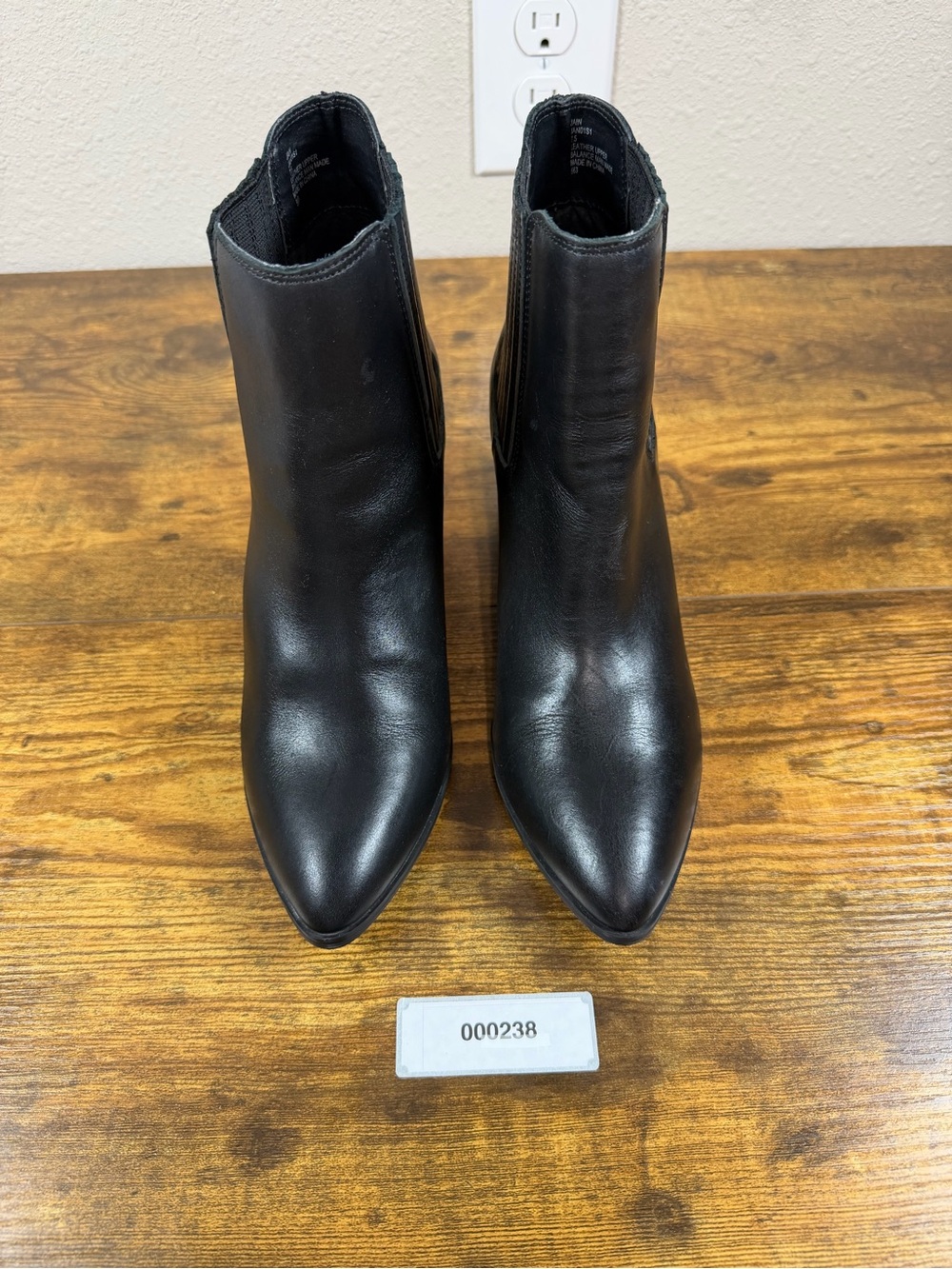 Steve Madden Pointy Women’s 7.5 Black Leather Chelsea Ankle Boots Block Heel